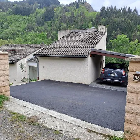 Namaste Apartman Saint-Julien-d'Intres